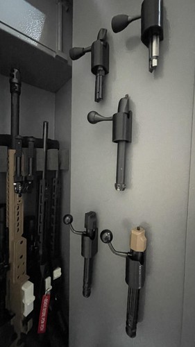 Magnetic rifle bolt - bolt, holder